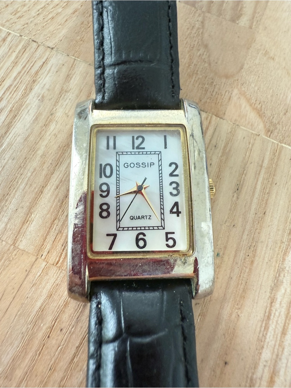 Gossip ladies gold tone black leather watch NEW BATTERY